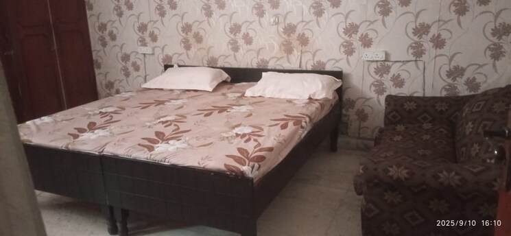Bedroom, sector 36 3.5 Bedroom 1700 Sq.Ft. Villa In Sector 36 Noida 9336399
