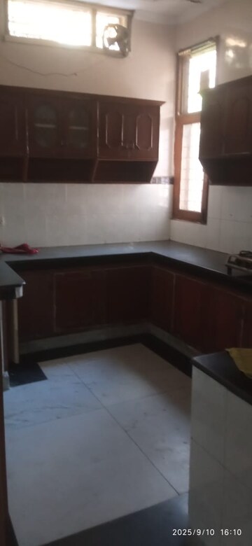 Kitchen in 3.5 BHK Villa at Sector 36 – for Rent