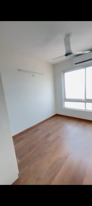 Room in 2.5 BHK Apartment at Hero Homes Gurgaon, Sector 104 – for Rent