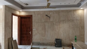 Furnished Amenities in 4 BHK Builder Floor at Sector 9 – for Sale