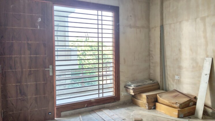 Room, sector 9 4 Bedroom 342 Sq.Yd. Builder Floor In Sector 9 Gurgaon 9336398