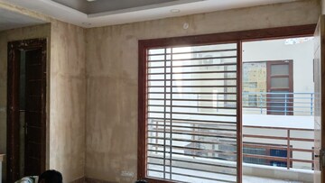 Room in 4 BHK Builder Floor at Sector 9 – for Sale