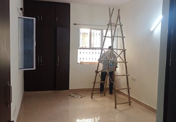 Room in 3 BHK Apartment at Vasant Kunj – for Rent