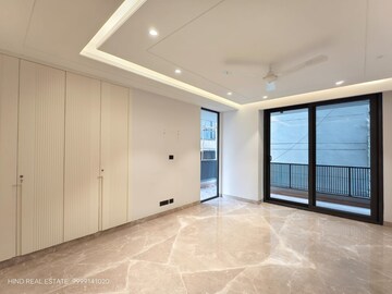 Room in 3 BHK Builder Floor at Safdarjung Enclave – for Rent