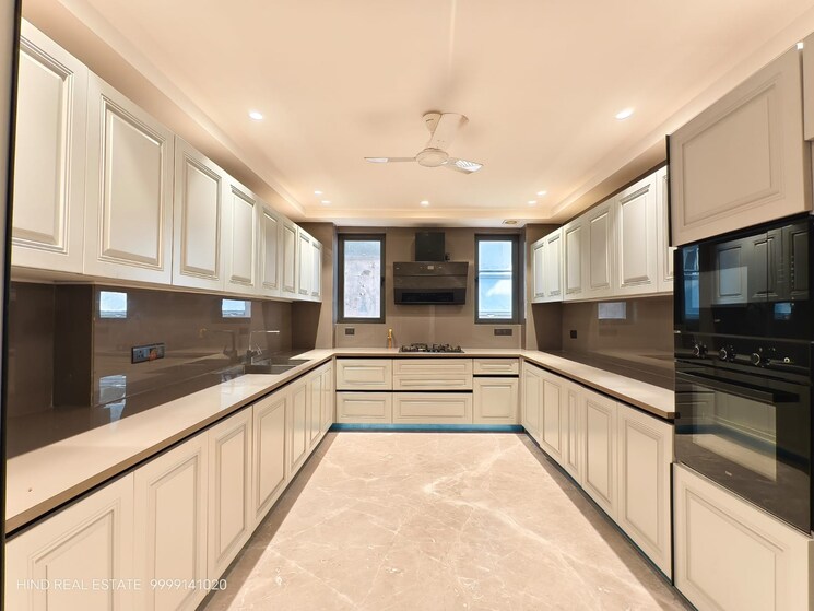 Kitchen, safdarjung enclave 3 Bedroom 6000 Sq.Ft. Builder Floor In Safdarjung Enclave Delhi 9336431