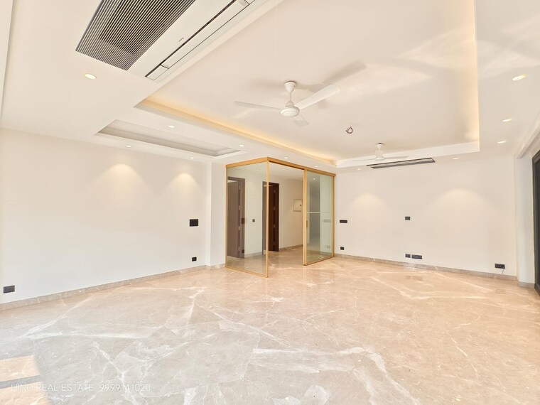 Room, safdarjung enclave 3 Bedroom 6000 Sq.Ft. Builder Floor In Safdarjung Enclave Delhi 9336431