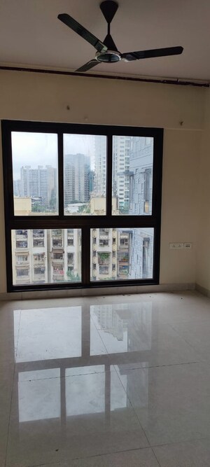 Room in 3 BHK Apartment at The Wadhwa Atmosphere, Mulund West – for Rent