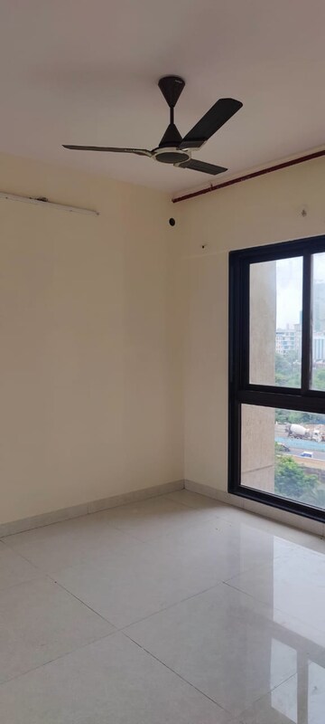 Room in 3 BHK Apartment at The Wadhwa Atmosphere, Mulund West – for Rent