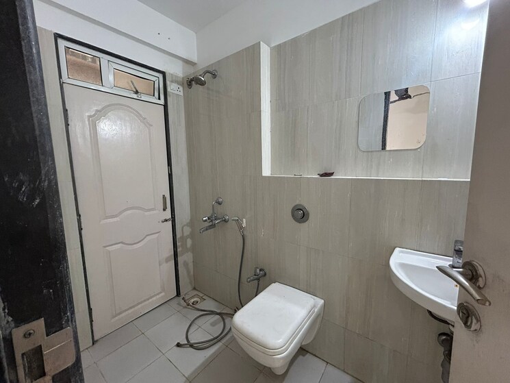Bathroom, unique-greens-ghodbunder-road 2 Bedroom 628 Sq.Ft. Apartment In Ghodbunder Road Thane 9336440