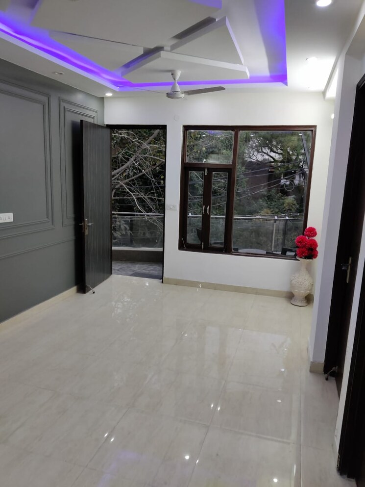 Room, chattarpur 3 Bedroom 1200 Sq.Ft. Apartment In Chattarpur Delhi 9336447
