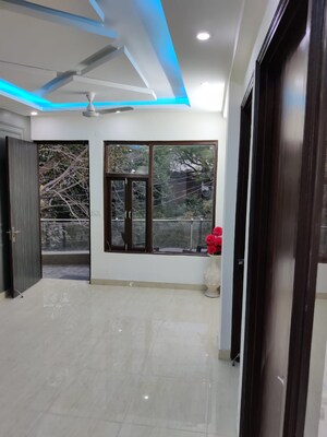 Room in 3 BHK Apartment at Chattarpur – for Sale