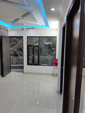 Room in 3 BHK Apartment at Chattarpur – for Sale
