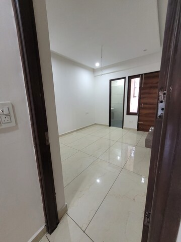 Room in 3 BHK Builder Floor at Pir Machalla – for Sale