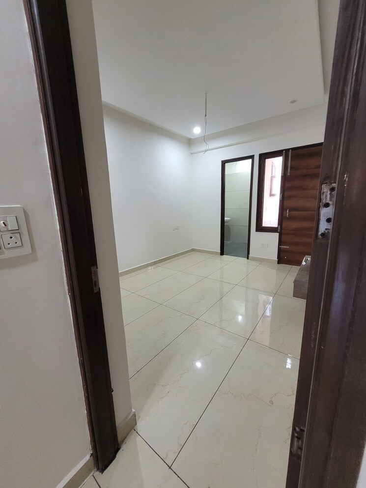 Room, pir machalla 3 Bedroom 1250 Sq.Ft. Builder Floor In Pir Machalla Zirakpur 9336515