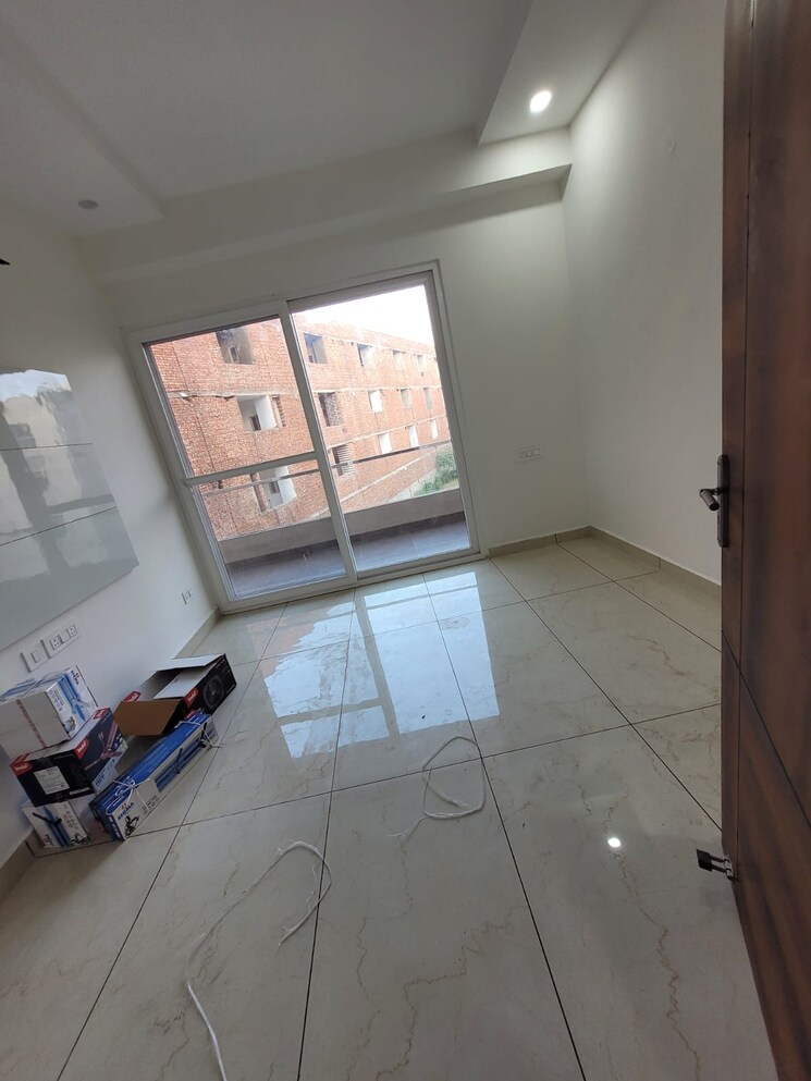 Room, pir machalla 3 Bedroom 1250 Sq.Ft. Builder Floor In Pir Machalla Zirakpur 9336515