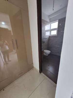 Room in 3 BHK Builder Floor at Pir Machalla – for Sale