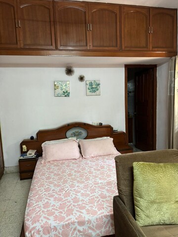 Room in 3 BHK Apartment at Banjara Hills – for Sale