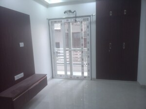 Room in 3 BHK Builder Floor at Vasant Kunj Enclave – for Rent