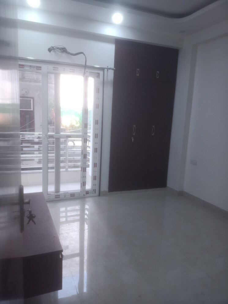 Room, vasant kunj enclave 3 Bedroom 1200 Sq.Ft. Builder Floor In Vasant Kunj Enclave Delhi 9336572