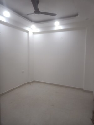 Room in 3 BHK Builder Floor at Vasant Kunj Enclave – for Rent