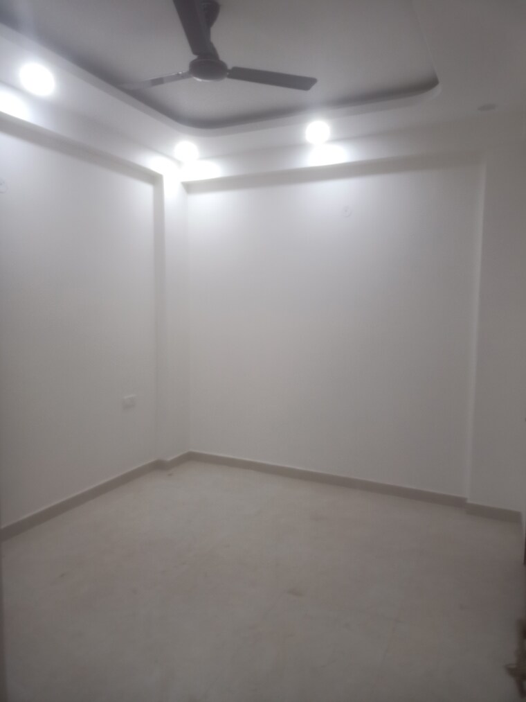 Room, vasant kunj enclave 3 Bedroom 1200 Sq.Ft. Builder Floor In Vasant Kunj Enclave Delhi 9336572