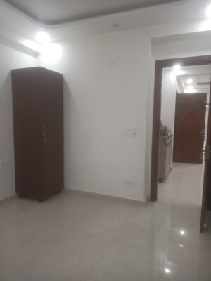Room in 3 BHK Builder Floor at Vasant Kunj Enclave – for Rent