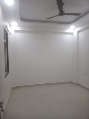 Room in 3 BHK Builder Floor at Vasant Kunj Enclave – for Rent
