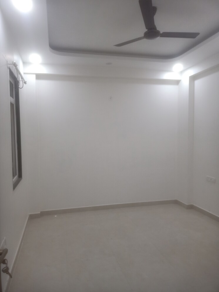 Room, vasant kunj enclave 3 Bedroom 1200 Sq.Ft. Builder Floor In Vasant Kunj Enclave Delhi 9336572