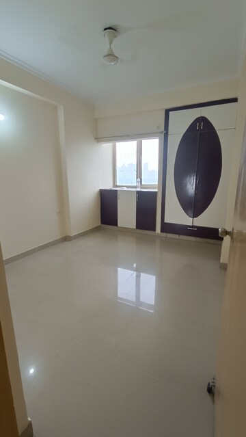 Furnished Amenities in 2 BHK Apartment at Antriksh Golf View, Sector 78 – for Rent
