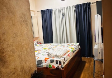 Bedroom in 2 BHK Apartment at Veena Serenity, Chembur – for Rent