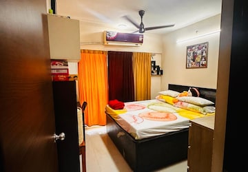 Bedroom in 2 BHK Apartment at Veena Serenity, Chembur – for Rent