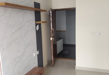 Room in 2 BHK Apartment at Krishna Residency Kadubeesanahalli, Kadubeesanahalli – for Rent