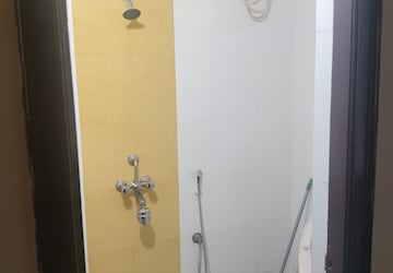 Bathroom in 2 BHK Apartment at Krishna Residency Kadubeesanahalli, Kadubeesanahalli – for Rent