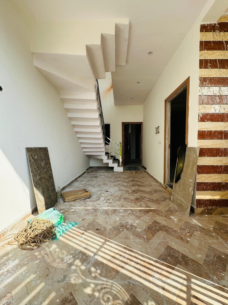 Room, oro-city 3 Bedroom 1850 Sq.Ft. Villa In Jankipuram Lucknow 9336593