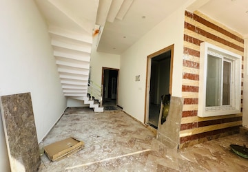 Room in 3 BHK Villa at ORO City, Jankipuram – for Sale