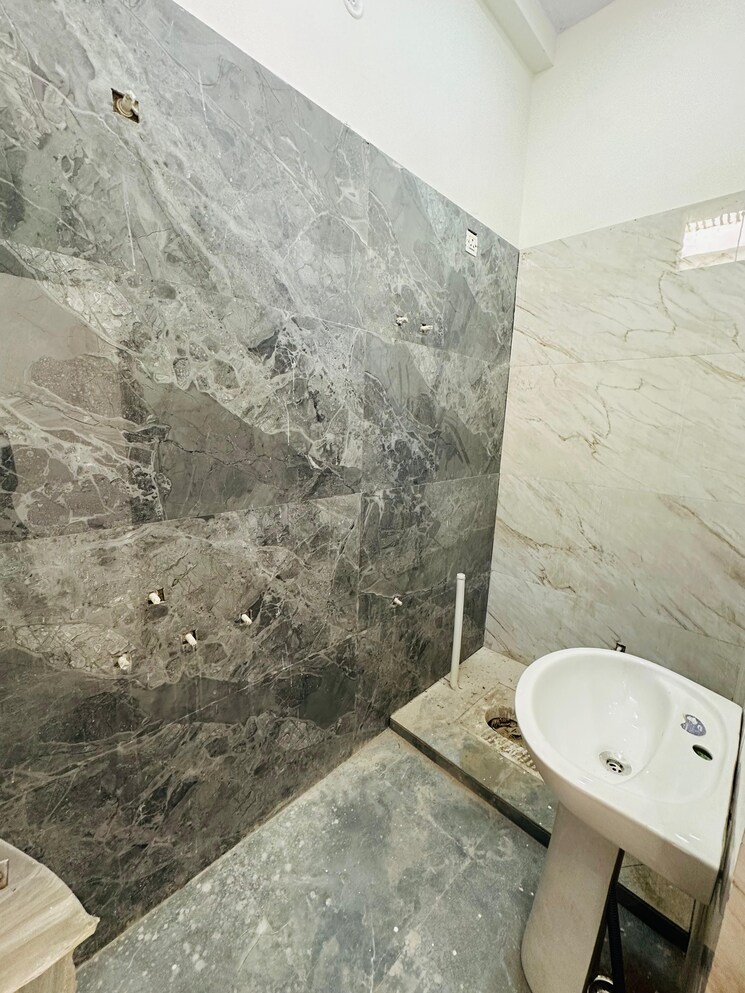 Bathroom, oro-city 3 Bedroom 1850 Sq.Ft. Villa In Jankipuram Lucknow 9336593