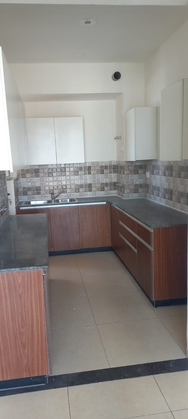 Kitchen, sushma-grande-nxt 3 Bedroom 1475 Sq.Ft. Apartment In Lohgarh Zirakpur 9336582