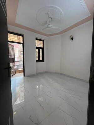Room in 2 BHK Apartment at Saket – for Rent