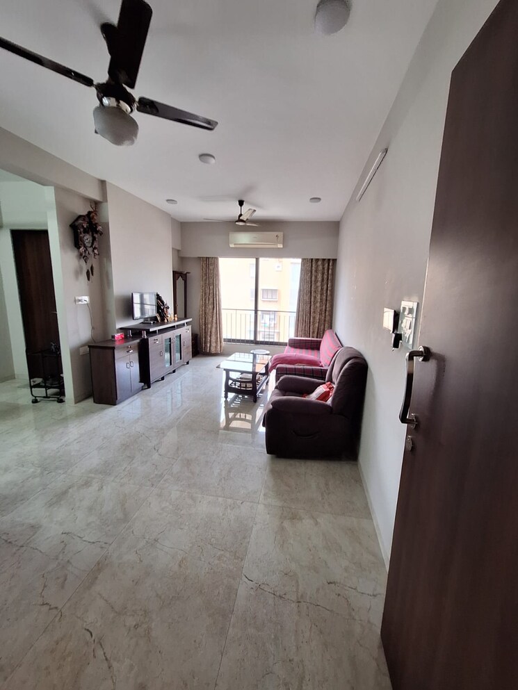  Parking, shree-rajeshwari 2 Bedroom 754 Sq.Ft. Apartment In Chembur Mumbai 9336696