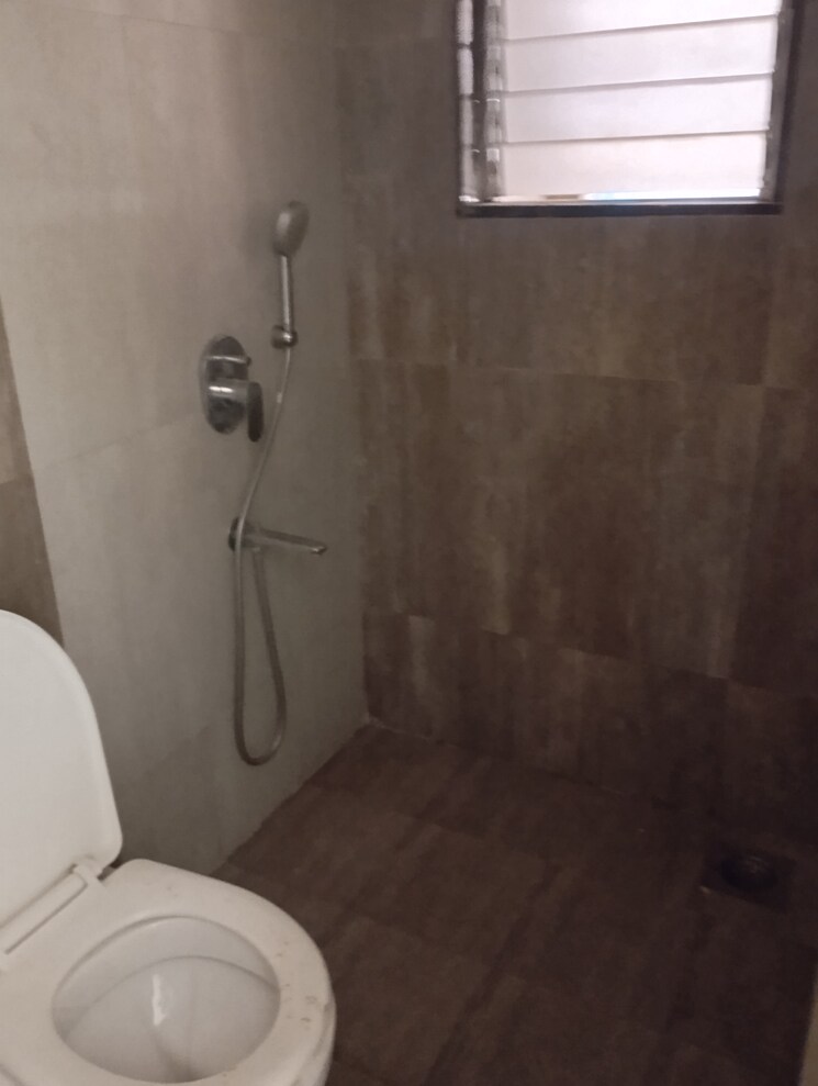 Bathroom, siv-akhand-anand 2 Bedroom 583 Sq.Ft. Apartment In Andheri East Mumbai 9336698