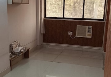 Room in 2.5 BHK Apartment at Kuber Tower, Prabhadevi – for Rent