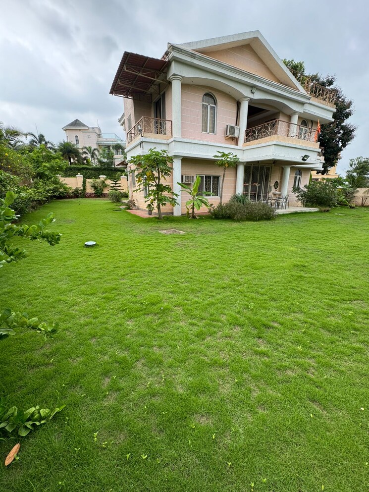 Garden, rajvilas-hawa-mahal-chs 4 Bedroom 1400 Sq.Ft. Villa In Manpada Thane 9336777