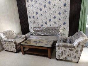 2 BHK Apartment For Rent in Vip Road
