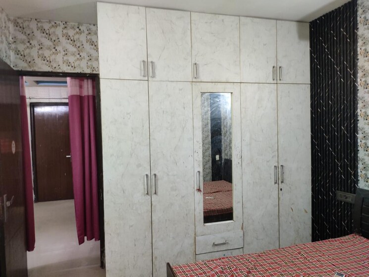 Room, vip road 2 Bedroom 1200 Sq.Ft. Apartment In Vip Road Zirakpur 9336790