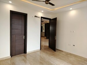 Room in 4 BHK Builder Floor at Sushant Lok 2, Sector 57 – for Sale