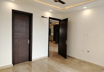 Room in 4 BHK Builder Floor at Sushant Lok 2, Sector 57 – for Sale