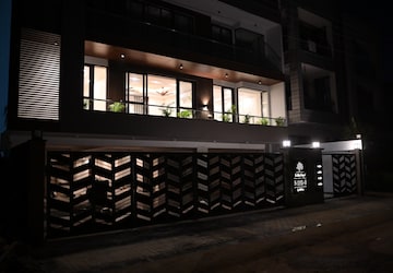 Parking in 4 BHK Builder Floor at Sushant Lok 2, Sector 57 – for Sale