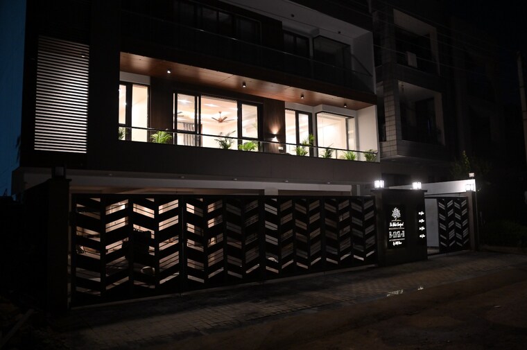  Parking, sushant-lok-2 4 Bedroom 3050 Sq.Ft. Builder Floor In Sector 57 Gurgaon 9336917