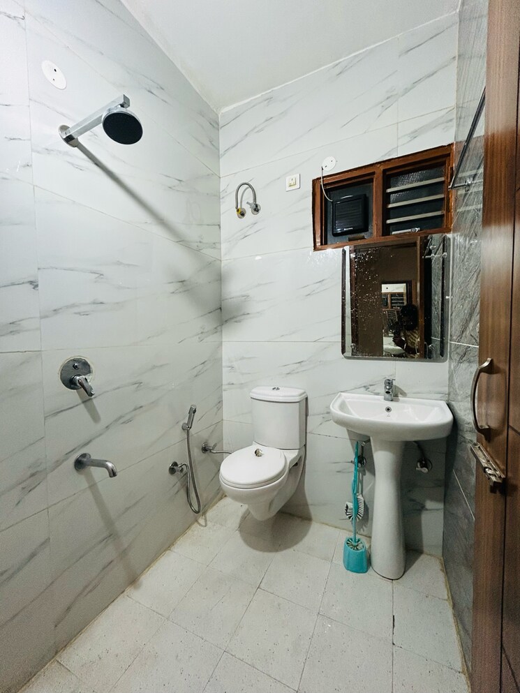 Attached Bathroom, sunny enclave 3 Bedroom 139 Sq.Yd. Apartment In Sunny Enclave Mohali 9336913