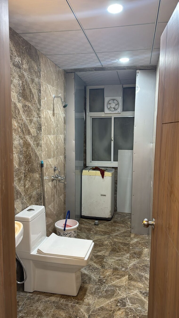 Bathroom, rajhans-premier-apartment 3 Bedroom 1450 Sq.Ft. Apartment In Indrapuram Ghaziabad 9336925
